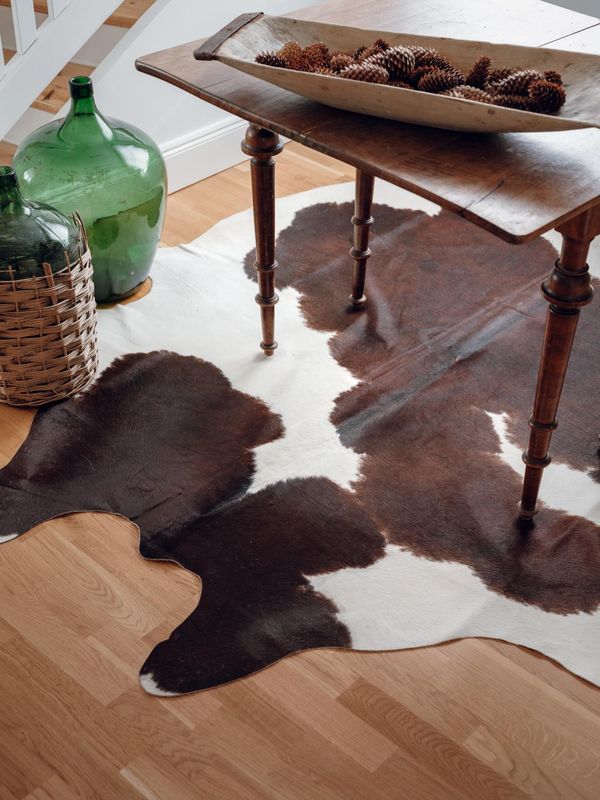 Milka Ekte Kuskinn Teppe L, brun og hvit Skinnwille