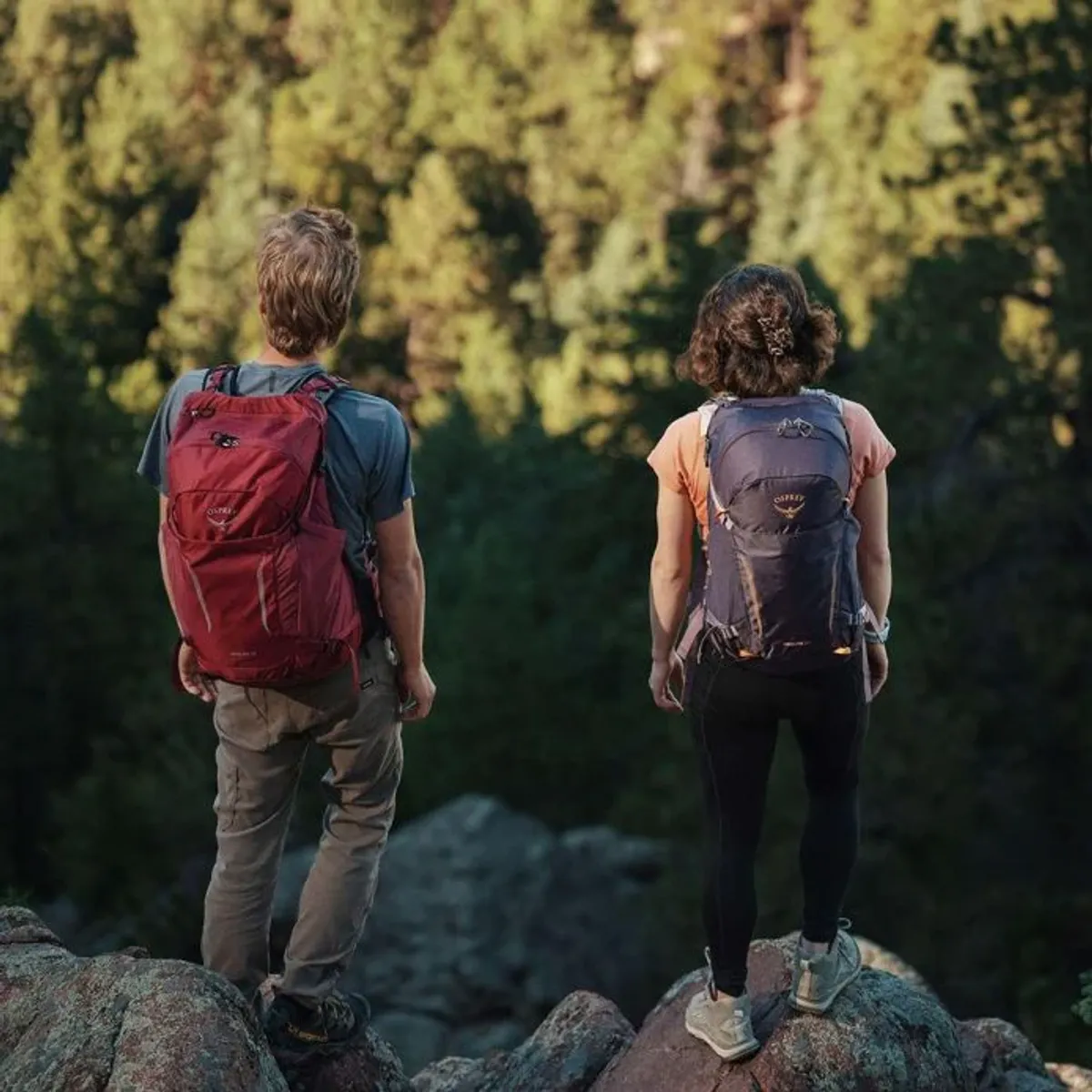 Superlett dagstursekk Hikelite 26 fra Osprey, Raven Black