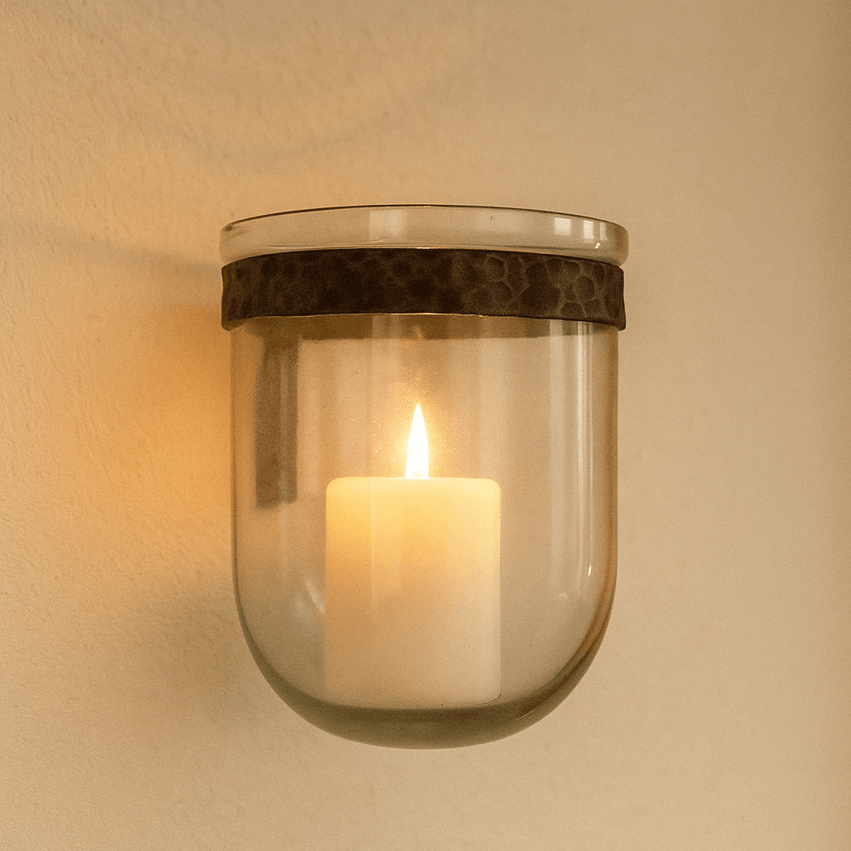 Lama vegglykt med glasskuppel