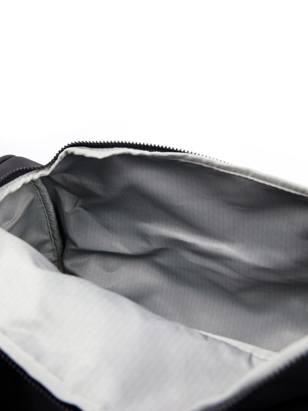 Baltimore sporterbag i nubuck PU-skinn Vinga of Sweden